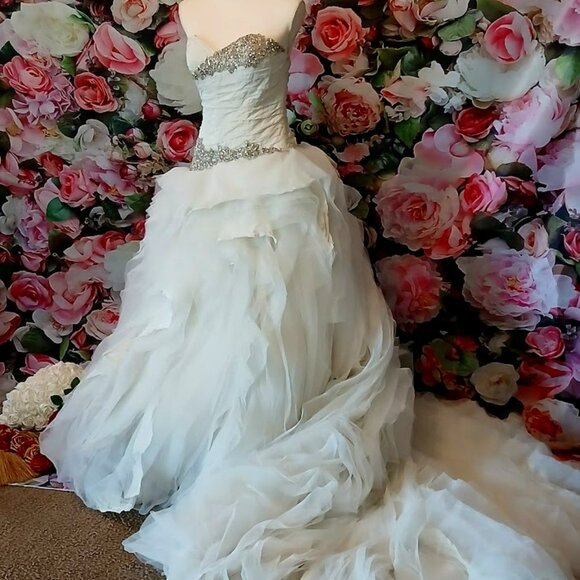 IAN STUART VINTAGE STRAPLESS WITH RHINE STONE WEDDING GOWN - SIZE 10 - Picture 1 of 3